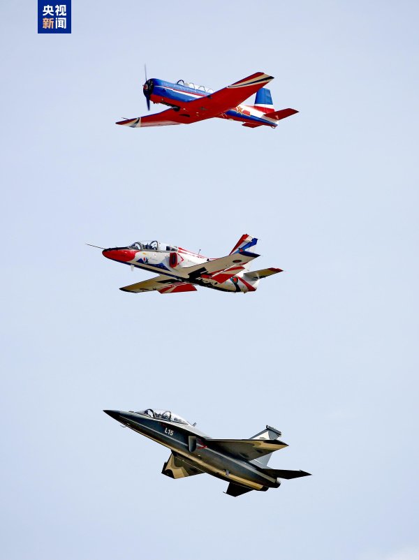 恒财网 三位“导师”同框 空军三型教练机编队飞行影像首次展现！