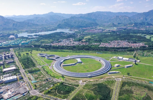 广盛网  向前看，你“尽管想象”